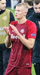 I work as a footballer. Erling Braut Haland Received A High Volume Of Edits On May 30 2019 At 10 32am Football Design Football Soccer