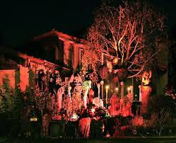 They've put an enormous amount of times and effort into this maze. How To Make A Haunted House In Your Front Yard In 6 Steps Halloween Haunted Houses Halloween Porch Halloween House
