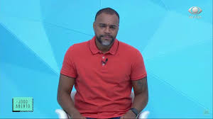 Denílson de oliveira (born 24 august 1977), known simply as denílson, is a brazilian football pundit and retired footballer who played as a left winger. Denilson Nega Problema Com Neto Mas Diz Nao Querer Convivio