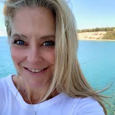 What happened to the comedy show at Mills Community House?