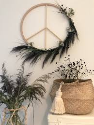 Hallo, ich bin gregor und habe diese seite zusammengestellt. Diy Peacezeichen Aus Hula Hoop Reifen Fur Hochzeitsdeko Chalet8