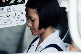 想嘗試在短片《秀子》拍攝出上一代家族的生活群像，依循什麼樣的路徑成形新一代的我。拍攝期間家族所有成員都傾力幫助我，成為我最好的後援及幫手，連不滿一歲的外甥也成為劇裡的小演員。實在太可愛了，我只好把桌面換成我的可愛外甥。期待秀子很快跟大家見面  ...