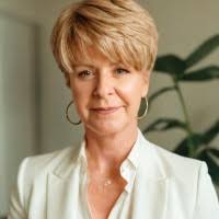 Helga Matthews's Instagram, Twitter & Facebook