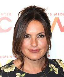 Mariska hargitay wearing her hair short with a longer neck. 20 Mariska Hargitay Hairstyles Hair Cuts And Colors