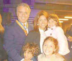 Luciana, eloísa y matías duque ruiz abogado graduado en la universidad sergio arboleda de bogotá. Asi Es La Familia De Ivan Duque Marquez El Presidente Electo Diario La Libertad