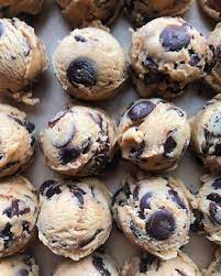 Nyt Cooking On Instagram Make Like Scottloitsch And Vaughn And Surround Yourself With Choco Chocolate Chip Cookies Chocolate Chip Cookie Dough Chip Cookies