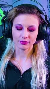 Melissa Hermann's Instagram, Twitter & Facebook