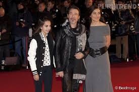 Belle revanche pour cet artiste qui, après avoir déjà connu un gros succès en 87, avait quasiment. Florent Pagny Azucena Vanessa Focus Sur Les Femmes De Sa Vie Puretrend