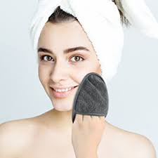 Amazon.com : SINLAND Reusable Makeup Remover Pads For Face,Eye,Lips  Microfiber Gentle Facial Cleansing Cloths for All Skin Types Friendly for  Makeup Remover With Laundry Bag 5.1inchx3.93inch Gray Pack of 6 : Beauty