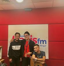 19 januari 2019 16:17 diperbarui: Biodata Bitobeyto Penyanyi Lagu Hilang Dan Terima Kasih Atas Segalanya Iluminasi