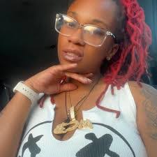 Shawanna Miller's Instagram, Twitter & Facebook