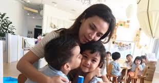Sebenarnya nama itu dipilih oleh nenek dia dan kami juga bersetuju dengan nama itu. Showbiz I Couldn T Even Be A Good Mother To My Children Diana Danielle