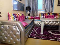 A partir de 350€ vous pouvez bénéficier de l'achat d'un joli rideau marocain 2021 pour salon moderne en blanc et gris / marron et beige. Salon Marocain Oriental Design Moderne Pas Cher Bledyshop