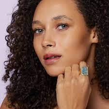 Shirley Ring's Instagram, Twitter & Facebook