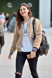 Jul 19, 2021 · the newest celebrity photos, fashion photos, party pics and all of your favorite stars! Victoria Justice In Ripped Jeans Out In Hollywood November 2015 Celebmafia