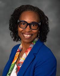 Lynette Henry's Instagram, Twitter & Facebook