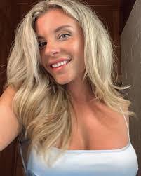 Amber Vanover's Instagram, Twitter & Facebook