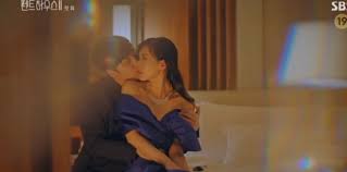 Theo như phía nhà sản xuất tiết lộ thì nhân vật oh yoon hee vẫn xuất hiện ở phần 3, tuy nhiên việc nhân vật này còn sống hay không vẫn là một câu hỏi. Penthouse 2 Cuá»™c Chiáº¿n ThÆ°á»£ng LÆ°u Pháº§n 2 Táº­p 2 Loáº¡t Tinh Tiáº¿t Gay Sá»'c Cat Team