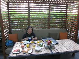 Breakfast On Outdoor Patio Picture Of Holiday Inn Express Singapore Clarke Quay Sg Clean Tripadvisor