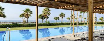 Y ya en el centro del claustro cesado habían de oírse tiempo hacía, y ya el mancebo renegaba de la estirpe de la tornera y de todas las monjas que a coro asisten en el mundo, cuando a espacio siente la ventana abrirse; Hotel Estival Eldorado Resort Bikefriendly