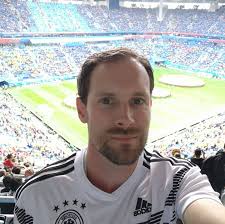 When is the best time to go to the top of the rock? During daylight or when  it's dark?