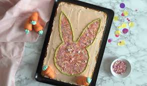 Entdecke obstkuchen, blechkuchen, käsekuchen, schokoladenkuchen und finde dein lieblingsrezept! Einfacher Rublikuchen Mit Cremigem Frosting Vom Blech Backen Mit Minis