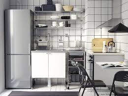 Imas Malenu Kuhinju Nema Veze U Nju Svejedno Stane Puno Velikih Ideja Pogledaj Nasu Ponudu Kuhinja Rental Kitchen Apartment Decorating Rental Home Kitchens
