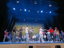 La Escuela de Folklore 'Manolito Sánchez' cierra el año con un entrañable  Recital de Villancicos