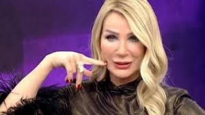 İşte davutoğlu'nun ihanetleri notuyla paylaşılan video sonunda ulusal medyaya da düştü. Seda Sayan Kac Kere Evlendi