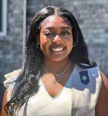 Abigail Hetrick's Instagram, Twitter & Facebook