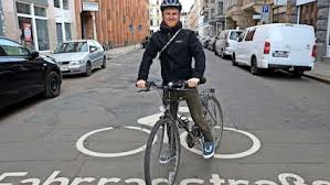 Fahrradstraßen-Test in Leipzig: Wie viel Rücksicht nehmen Autofahrer?