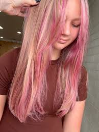 Pink highlights & fresh layers. 🌸😍 , #taylorbhair #thedesertloungesalon  #stgeorgeutah #stgeorgehair #southernutahhairstylist #southernutahhair  #utahhairstylist #stgeorgecolorspecialist ...