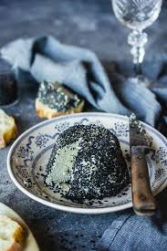 Fromage Vegan Au Sesame Noir Faire Ses Fromages Vegan Recette En 2020 Fromage Vegan Fromage Faire Son Fromage