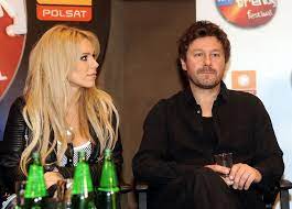 Andrzej tomasz piaseczny (born pionki, 6 january 1971) more commonly known as piasek, is a polish singer, songwriter, actor, and television personality. Doda Komentuje Zachowanie Andrzeja Piasecznego Bedzie Mu Glupio Ze Tak Ja Potraktowal Eska Pl