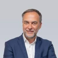 2500+ profilů „Przybysz“