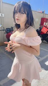 Lucillexs - Free pics, galleries & more at Babepedia