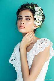 L Oreal Paris Maquillage Coloration Soin De La Peau Et Soin Cheveux Short Hair Updo Hair Styles Short Hair Styles