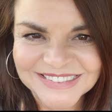 Roxanne Stephens's Instagram, Twitter & Facebook