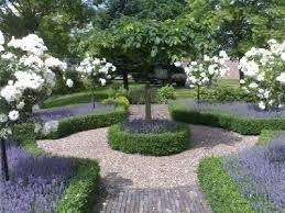 Backyardgardeningdesign Tuinstijl Google Zoeken Jarenjaren 30 Tuinstijl Google Zoeken Formal Gardens Front Garden Design Boxwood Garden