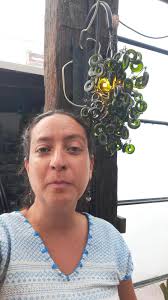 Para quienes ya conocen y aquellos que no han visto lo que hacemos con sus  botellas de #vino , #licor o #perfume Hazte cómplice de cambiar al mundo  haciendo arte 🌟 con