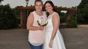 Sarafina wollny (26) schwärmt von ihrer schwangerschaft! In Jeans Zur Hochzeit Sarafina Wollny Erntet Netz Kritik Promiflash De