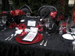 67 Stunning Halloween Wedding Table Setting Ideas Vis Wed Gothic Wedding Decorations Vampire Wedding Halloween Wedding Centerpieces
