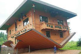 haus am kopf en ja binnen staat dus ook alles op z n kop bestemmingen vakantiebestemmingen vakantie