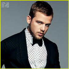 Max Thieriot: Engaged to Lexi Murphy!