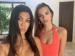 Joined jul 9, 2009 messages 44,828 reactions 157,385 6,767 2,018 alleybux 1,689,839 feb 6, 2019 #1 little to no makeup: Kourt And Emily Ratajkowski On Inner Confidence And Killer Lingerie Poosh