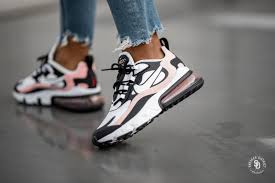 Pin Op Sneaker Addiction