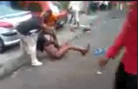 Il ya 4 ans 12:52 bravotube africaine, trois, orgie, 2 femmes 1 homme, cheveux court. Choc Cote D Ivoire Une Jeune Dame Agressee En Pleine Rue Sans Que Personne Ne Vienne A Son Aide Video Netafrique Net