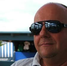 We caught up with Tom Wickman, product manager for edge protection, to talk  about how laminated paper board solutions help protect pallets during  shipping and storage.