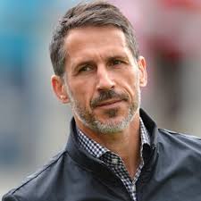 Nachwuchs-Trainer: Der ungewöhnliche Aufstieg des Benjamin Adam bei Bayer  04