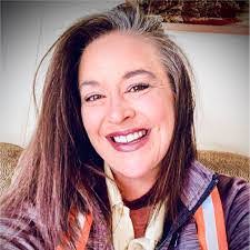 Mary Lyde's Instagram, Twitter & Facebook